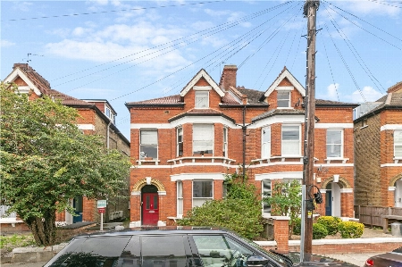 22A Ormeley Road